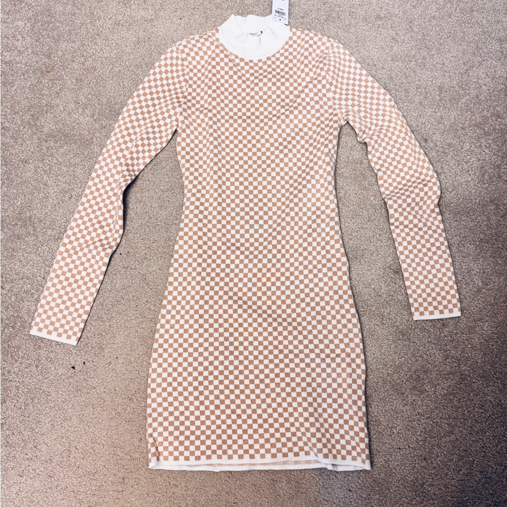 NWT Abercrombie Checkered Long Sleeve knit Dress